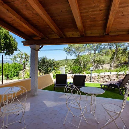 Гостевой дом La Casa In Collina - Con Vista Mare Lu Lioni