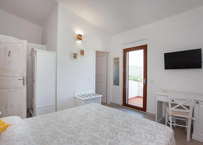 La Casa In Collina - Con Vista Mare 4* Lu Lioni